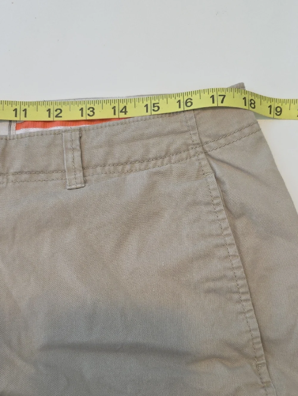 Old Navy Khaki Chino Shorts 3.5